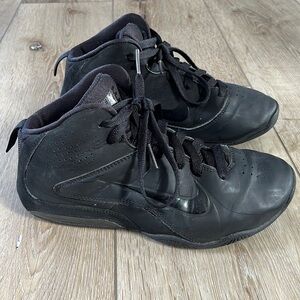 Nike Black Youth Boy’s Basketball Sneakers Athletic Shoes